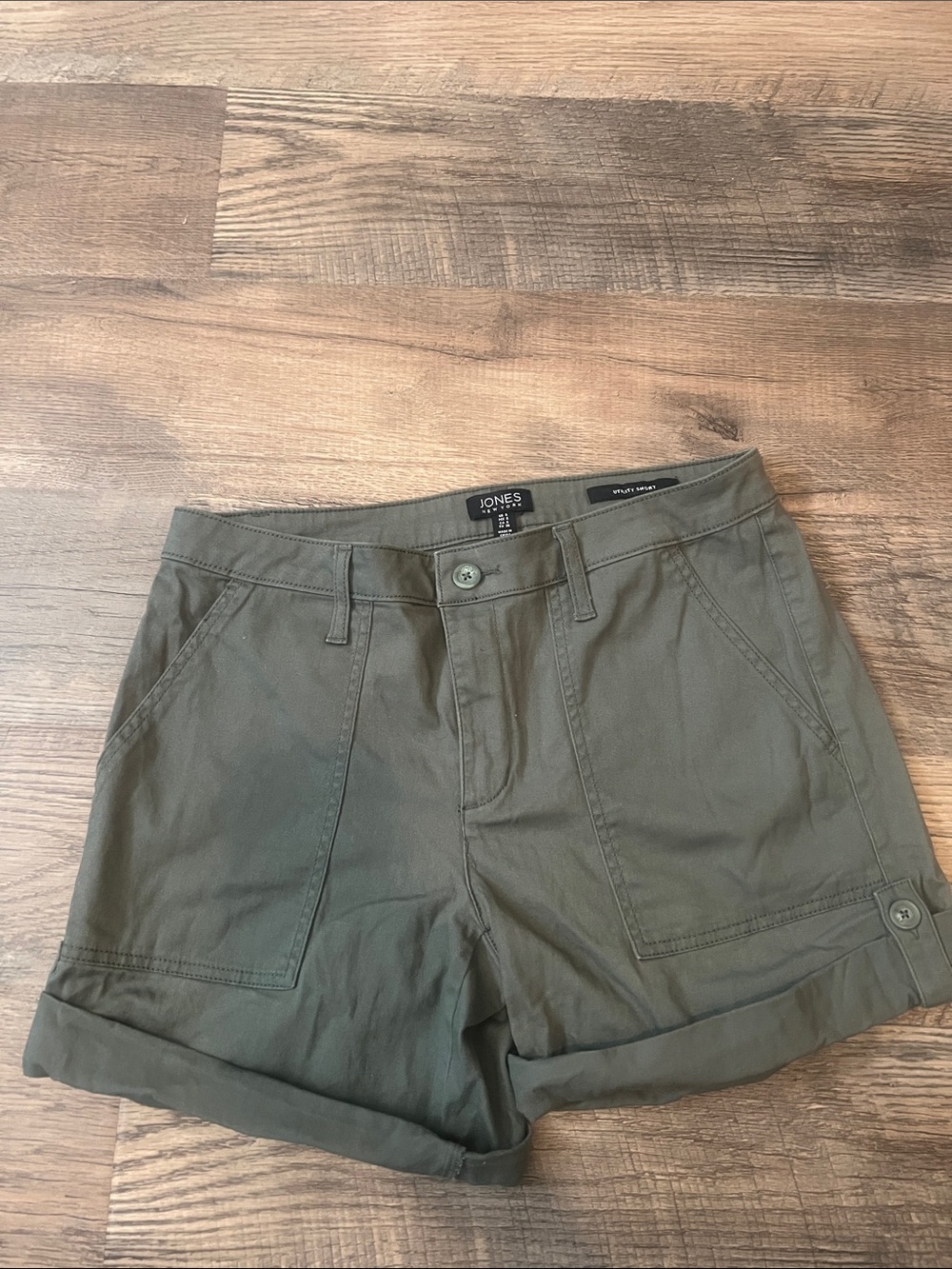 Jones New York Olive Green Cuffed Utility Shorts